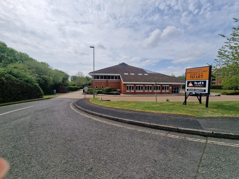 Crockford Ln, Chineham à louer - Photo de l’immeuble – Image 2 sur 4