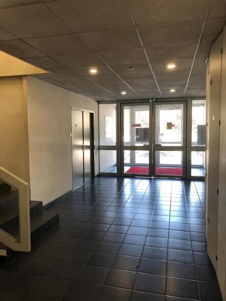 Bureau dans Bruges à louer - Photo de l’immeuble – Image 2 sur 15