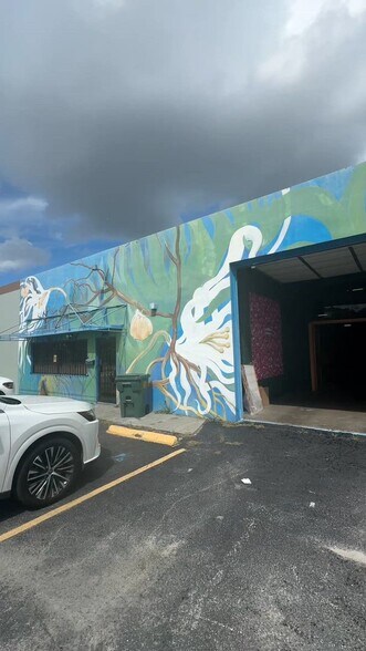 3046 NE 12th Ter, Oakland Park, FL à louer - Vidéo sur l’annonce professionnelle – Image 2 sur 12