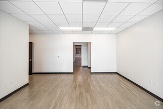 3159-3169 Red Hill Ave, Costa Mesa, CA à louer Hall d’entrée– Image 1 sur 18