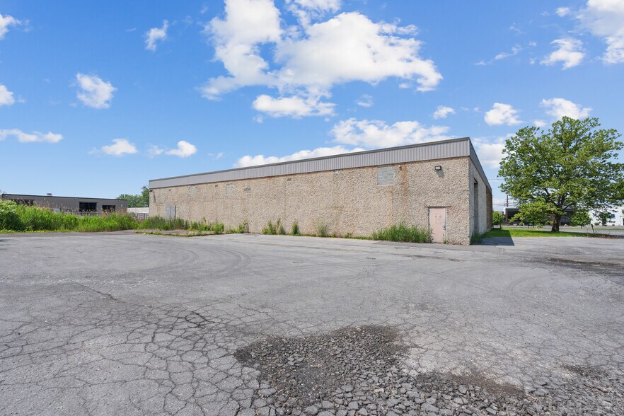 6606 Joy Rd, East Syracuse, NY à louer - Photo de l’immeuble – Image 3 sur 34