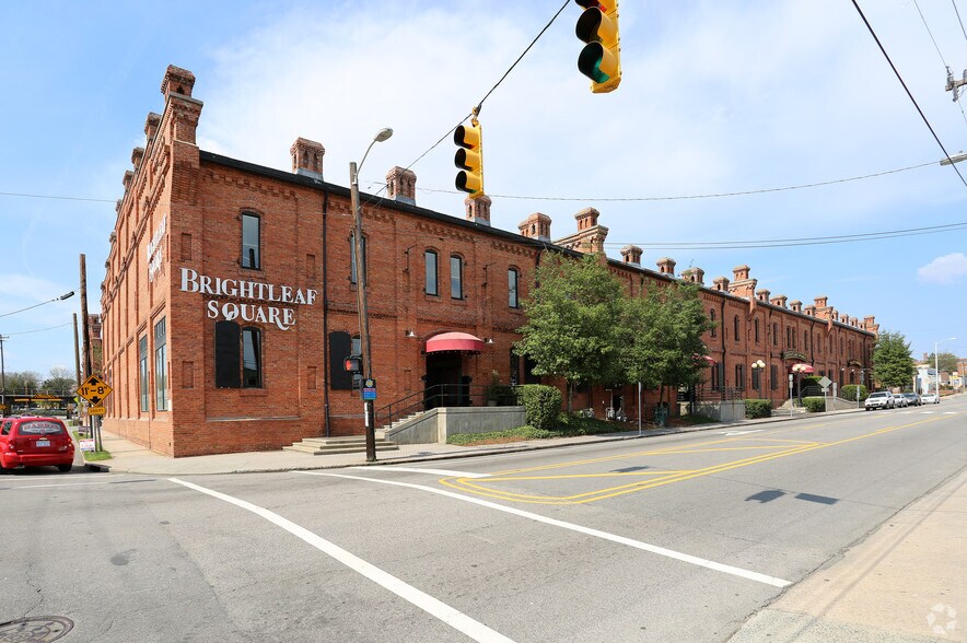 905 W Main St, Durham, NC à louer - Photo de l’immeuble – Image 3 sur 15