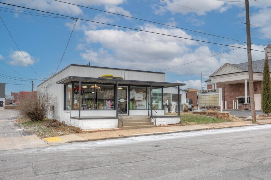 115 N College St, Neosho, MO à vendre - Photo de l’immeuble – Image 3 sur 19