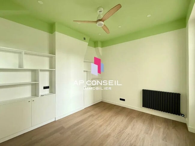 Plus de détails pour Bureau, Local commercial à louer