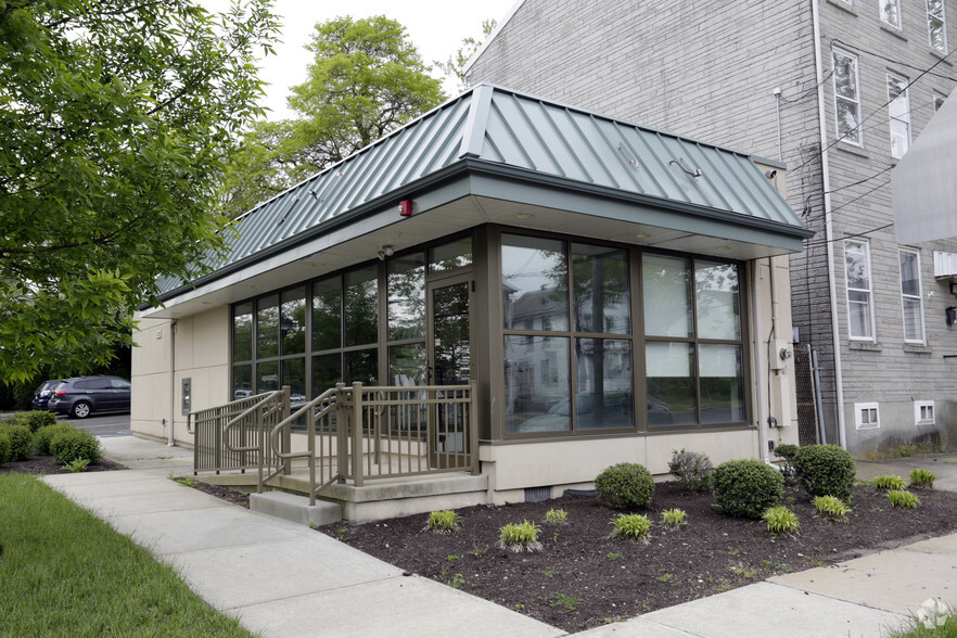 4 Broad St, Florence, NJ à louer - Photo principale – Image 1 sur 2
