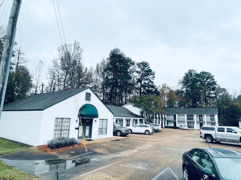 5719 Highway 25, Flowood, MS à louer - Photo de l’immeuble – Image 3 sur 9