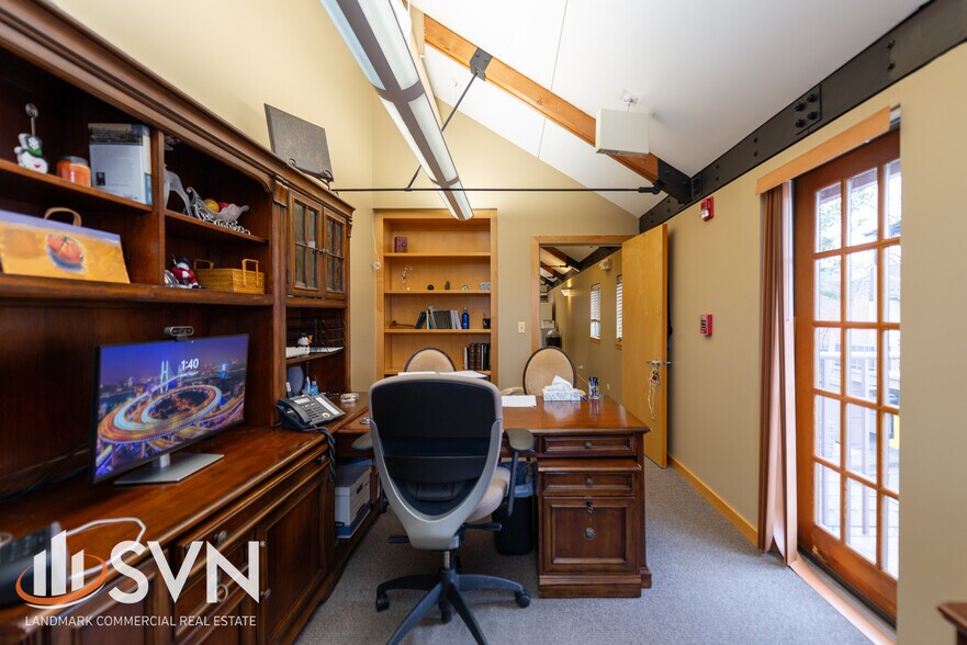 22 W State St, Geneva, IL à louer - Photo de l’immeuble – Image 3 sur 12