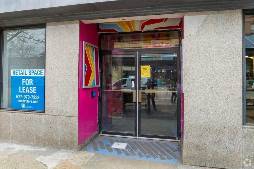 580 Massachusetts Ave, Cambridge, MA à louer - Photo de l’immeuble – Image 2 sur 5