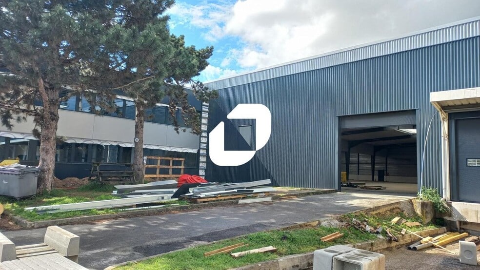Industriel/Logistique dans Goussainville à louer - Photo de l’immeuble – Image 3 sur 8
