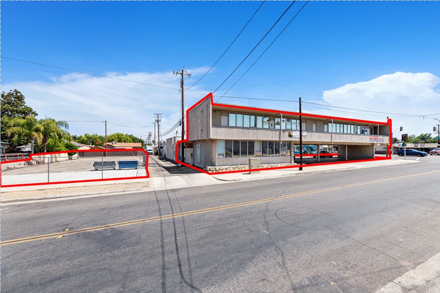 2801-2819 N Blackstone Ave, Fresno, CA à vendre - Photo de l’immeuble – Image 2 sur 25
