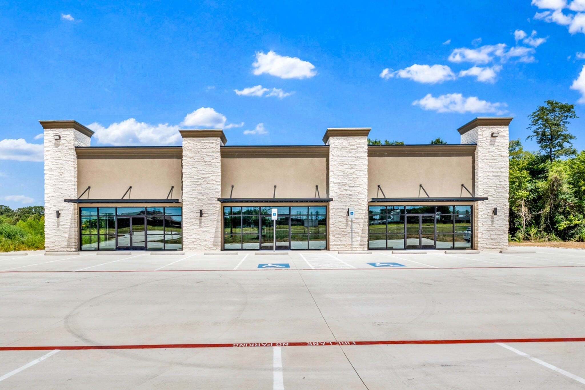 410 Interstate 30 Frontage Rd., Mount Vernon, TX à louer Photo intérieure– Image 1 sur 29