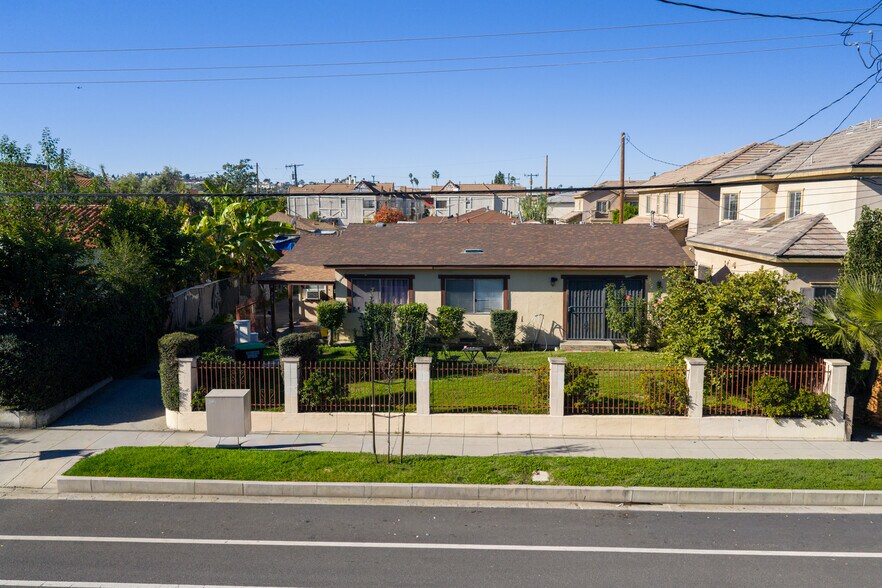 215 N Alhambra Ave, Monterey Park, CA à vendre - Photo de l’immeuble – Image 1 sur 53