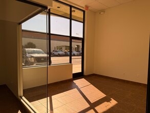 13200-13260 W Foxfire Dr, Surprise, AZ à louer Photo intérieure– Image 2 sur 4