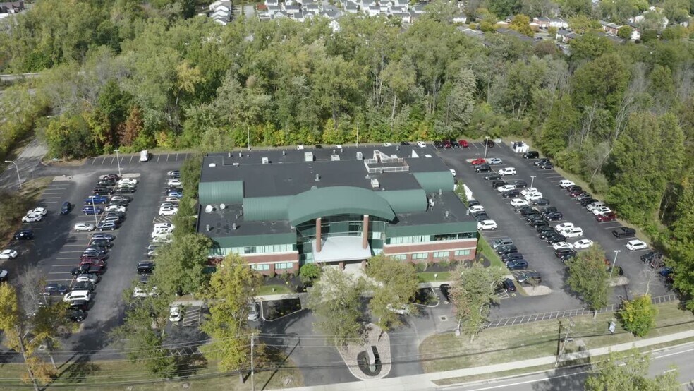 3950 E Robinson Rd, Amherst, NY à louer - Vidéo sur l’annonce professionnelle – Image 2 sur 21