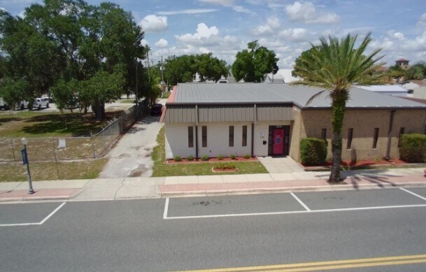 208 E Lake Ave, Auburndale, FL à louer - Photo principale – Image 1 sur 22
