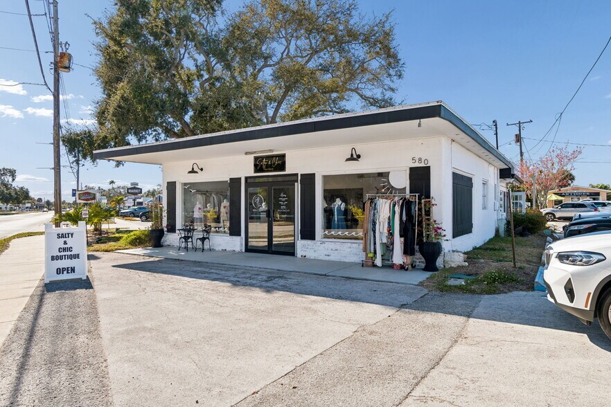 580 Indian Rocks Rd N, Belleair Bluffs, FL à vendre - Photo de l’immeuble – Image 2 sur 40
