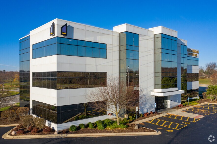 6801 Spring Creek Rd, Rockford, IL à louer - Photo de l’immeuble – Image 1 sur 7