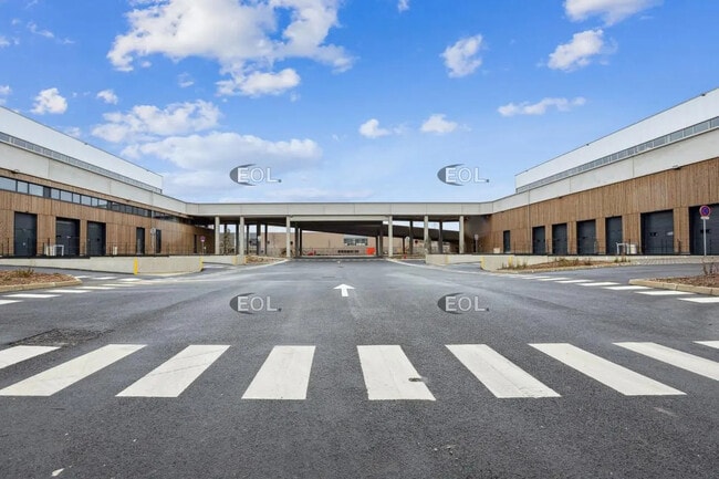 Plus de détails pour Rue Du Sausset, Tremblay-en-France - Local d'activités à louer