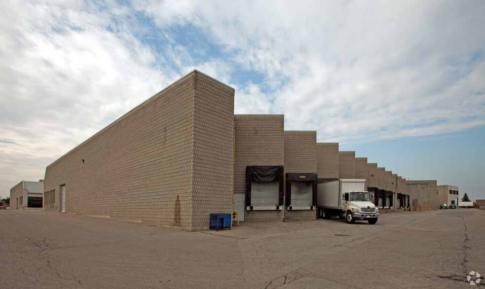 45 W Wilmot St, Richmond Hill, ON à louer - Photo de l’immeuble – Image 2 sur 4