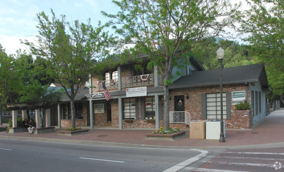 17295 Monterey St, Morgan Hill, CA à louer - Photo de l’immeuble – Image 3 sur 6