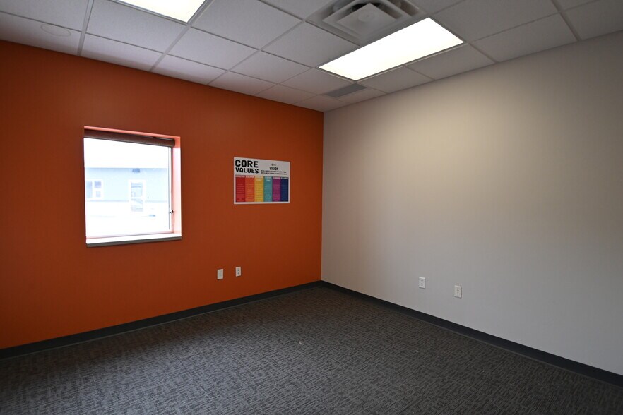 1501 21st Ave N, Fargo, ND à louer - Photo de l’immeuble – Image 2 sur 20