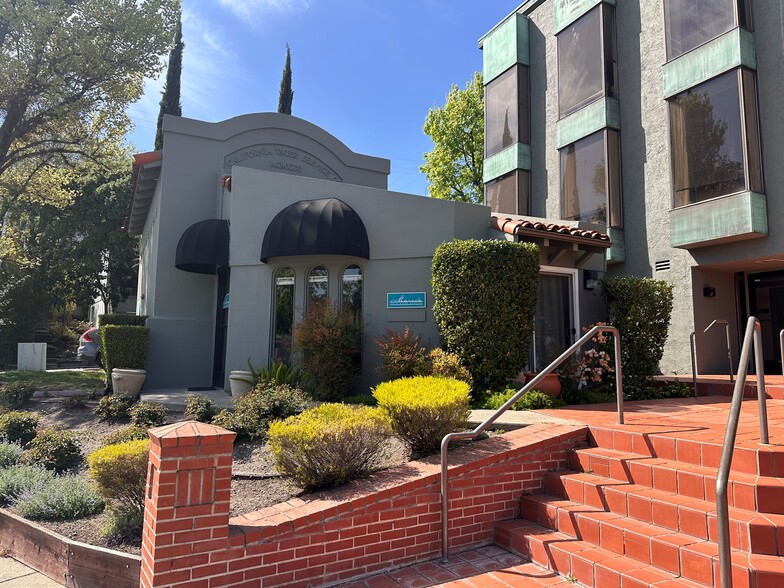 1200 Mt Diablo Blvd, Walnut Creek, CA à louer - Photo de l’immeuble – Image 3 sur 18