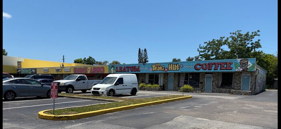 11600 Seminole Blvd, Largo, FL à louer - Photo de l’immeuble – Image 1 sur 5