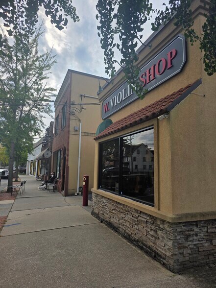 39 Highwood Ave, Tenafly, NJ à vendre - Photo de l’immeuble – Image 2 sur 21