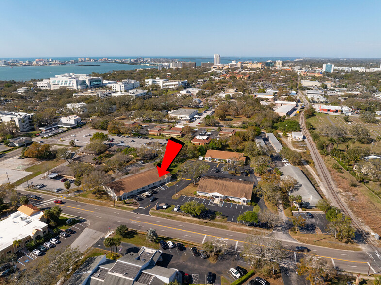 600 Lakeview Rd, Clearwater, FL à vendre - Photo de l’immeuble – Image 3 sur 25