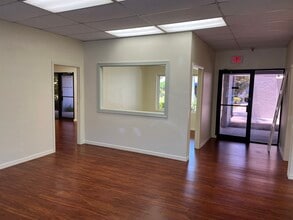 12995 S Cleveland Ave, Fort Myers, FL à louer Photo intérieure– Image 2 sur 11
