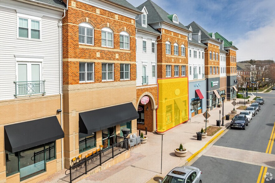 402 King Farm Blvd, Rockville, MD à louer - Photo de l’immeuble – Image 3 sur 13