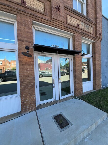 225 Bryan Ave, Fort Worth, TX à louer - Photo de l’immeuble – Image 3 sur 7