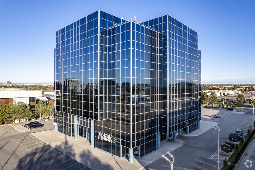 15 Wertheim Ct, Richmond Hill, ON à vendre - Photo principale – Image 1 sur 7