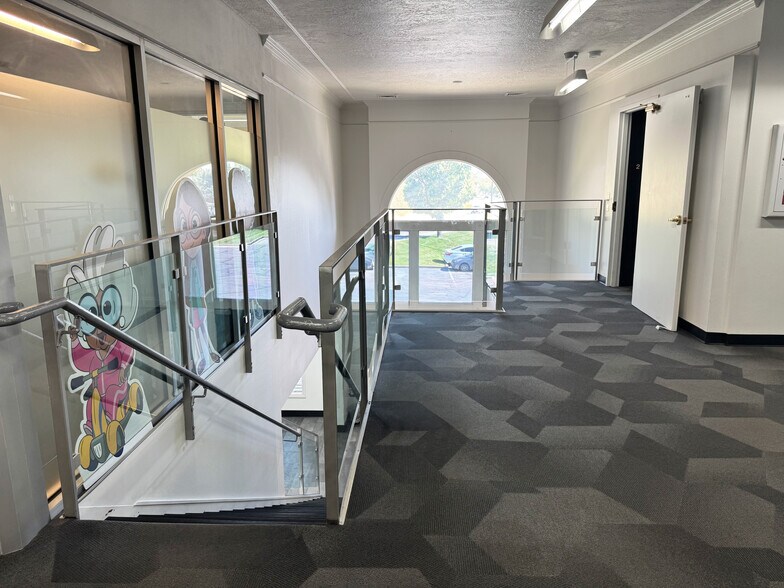 2601 N Canyon Rd, Provo, UT à louer - Photo de l’immeuble – Image 2 sur 11