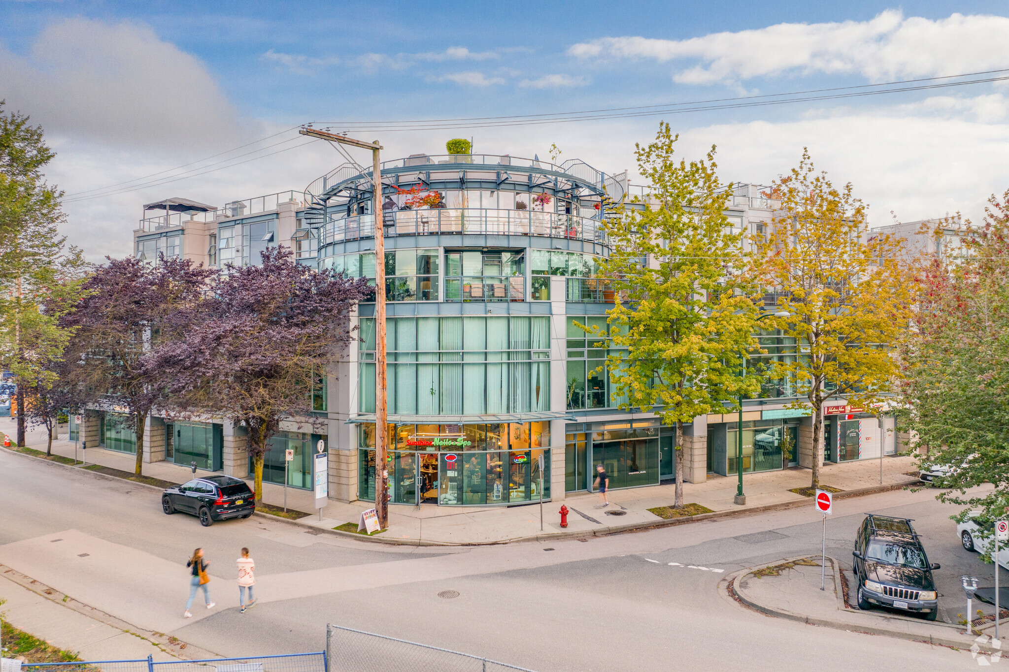 1628-1630 W 1st Ave, Vancouver, BC à louer Photo principale– Image 1 sur 8