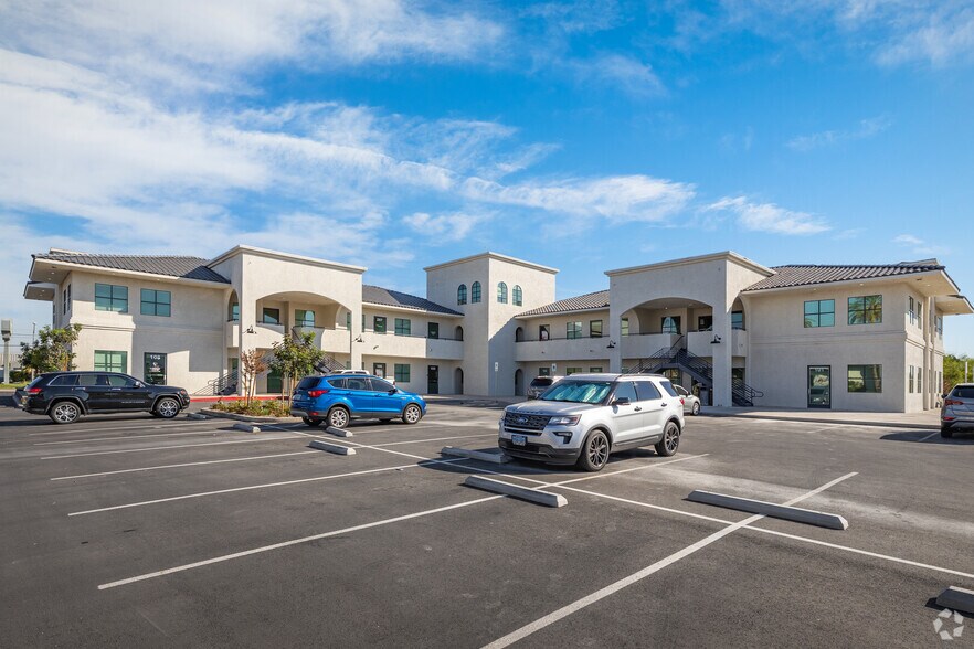 3027 E Sunset Rd, Las Vegas, NV à louer - Photo de l’immeuble – Image 1 sur 2