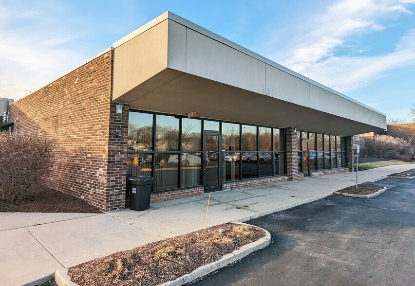 815-829 Campus Dr, Joliet, IL à louer - Photo de l’immeuble – Image 2 sur 15