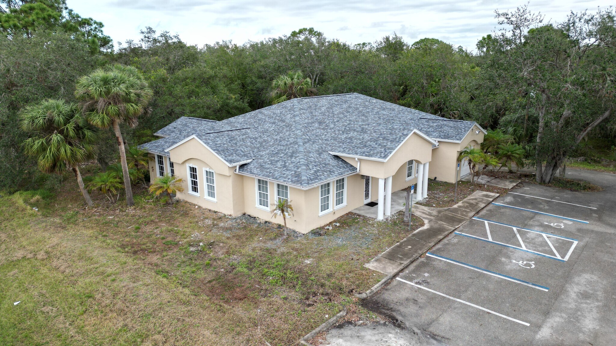 17880 Toledo Blade Blvd, Port Charlotte, FL à louer Photo principale– Image 1 sur 18