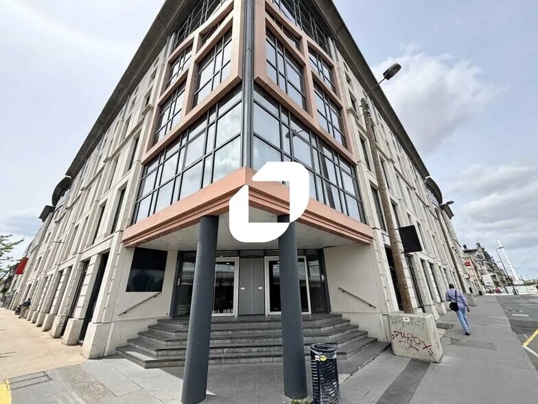 Bureau dans Bordeaux à louer - Photo de l’immeuble – Image 1 sur 8