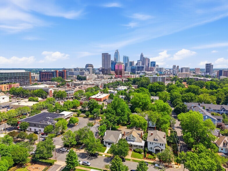 221 E Kingston Ave, Charlotte, NC à vendre - Photo de l’immeuble – Image 2 sur 29