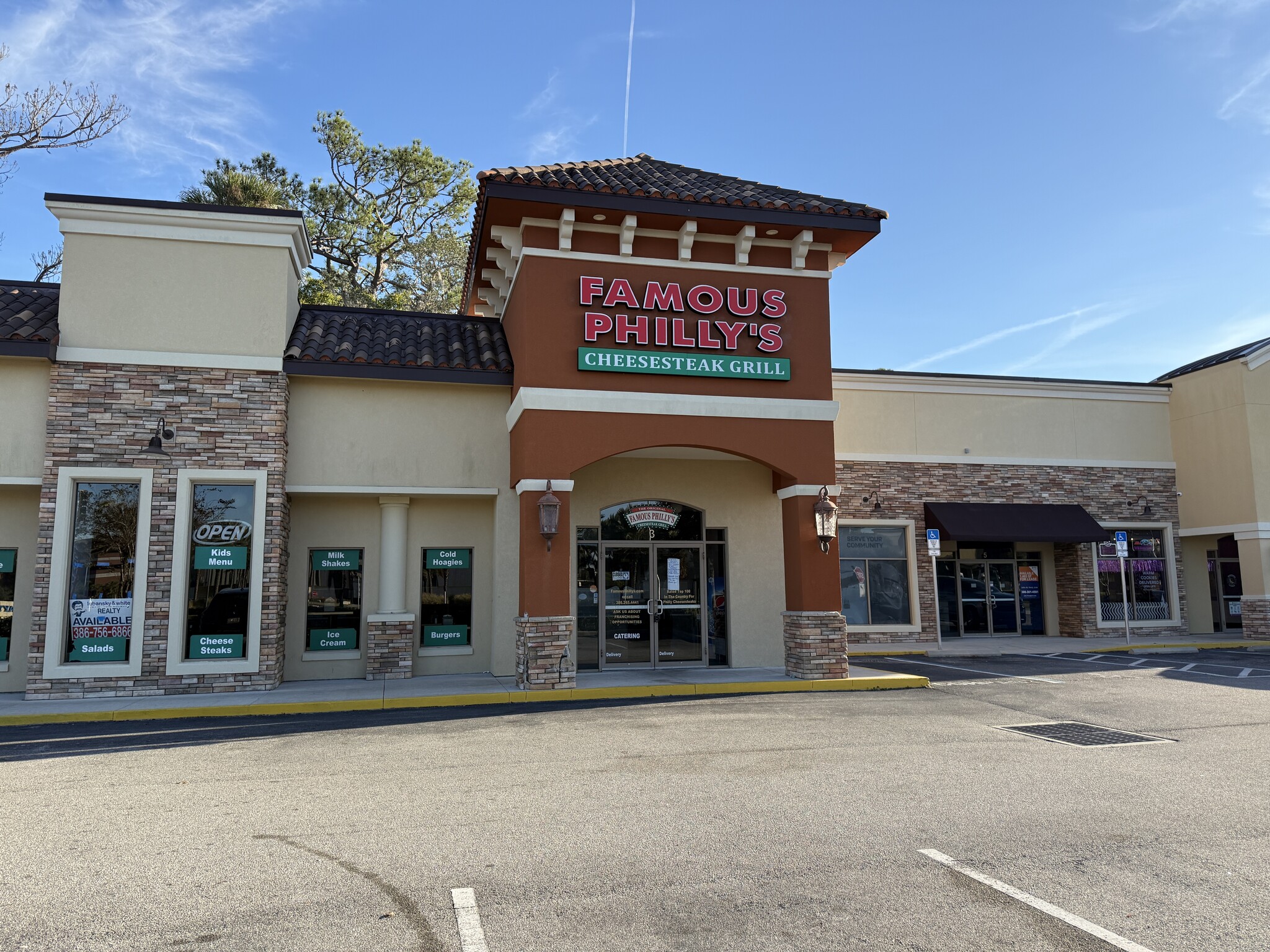 1173 W International Speedway Blvd, Daytona Beach, FL à louer Photo de l’immeuble– Image 1 sur 8