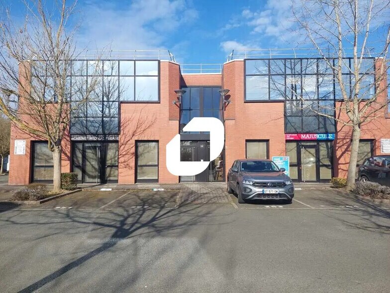 130 H Avenue Joseph Kessel, Voisins-le-Bretonneux à louer - Photo de l’immeuble – Image 1 sur 13