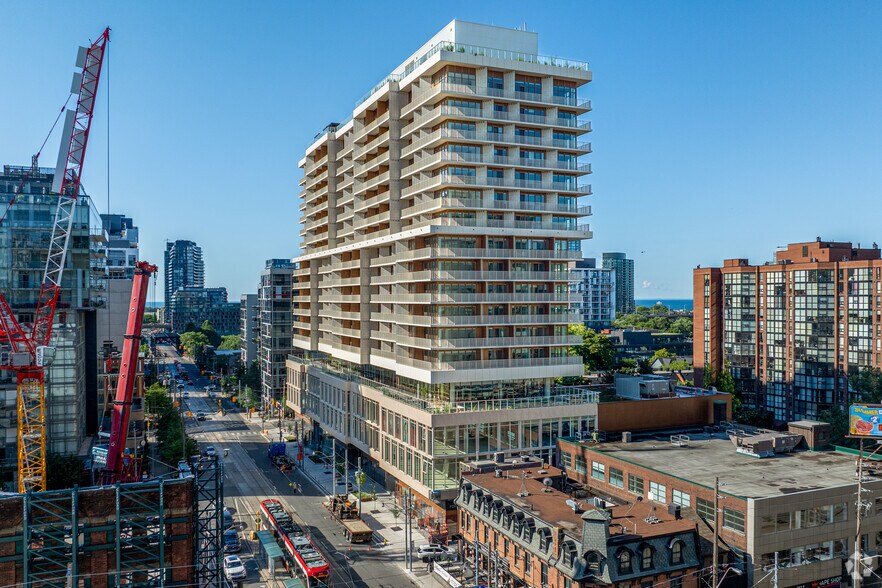 66 Bathurst St, Toronto, ON à louer - Photo de l’immeuble – Image 2 sur 58