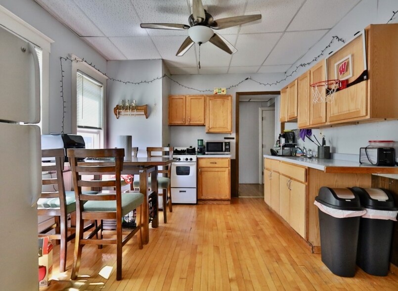 554 W Mifflin St, Madison, WI à vendre - Photo de l’immeuble – Image 2 sur 3