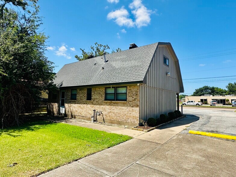 2201 Center St, Deer Park, TX à vendre - Photo de l’immeuble – Image 2 sur 7
