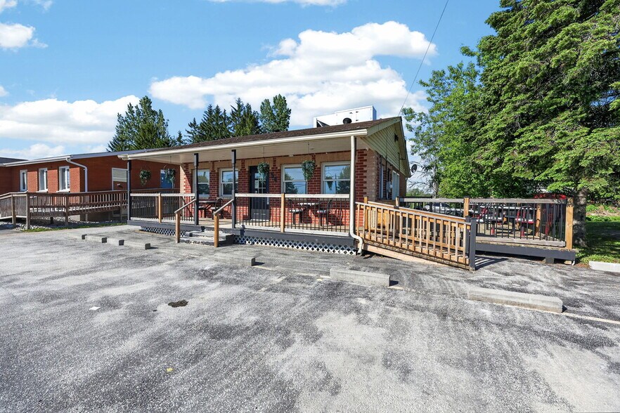 56 Yonge St S, Springwater, ON à vendre - Photo de l’immeuble – Image 3 sur 24