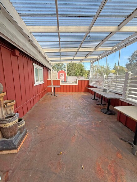 3535 Guerneville Rd, Santa Rosa, CA à louer - Photo de l’immeuble – Image 3 sur 14