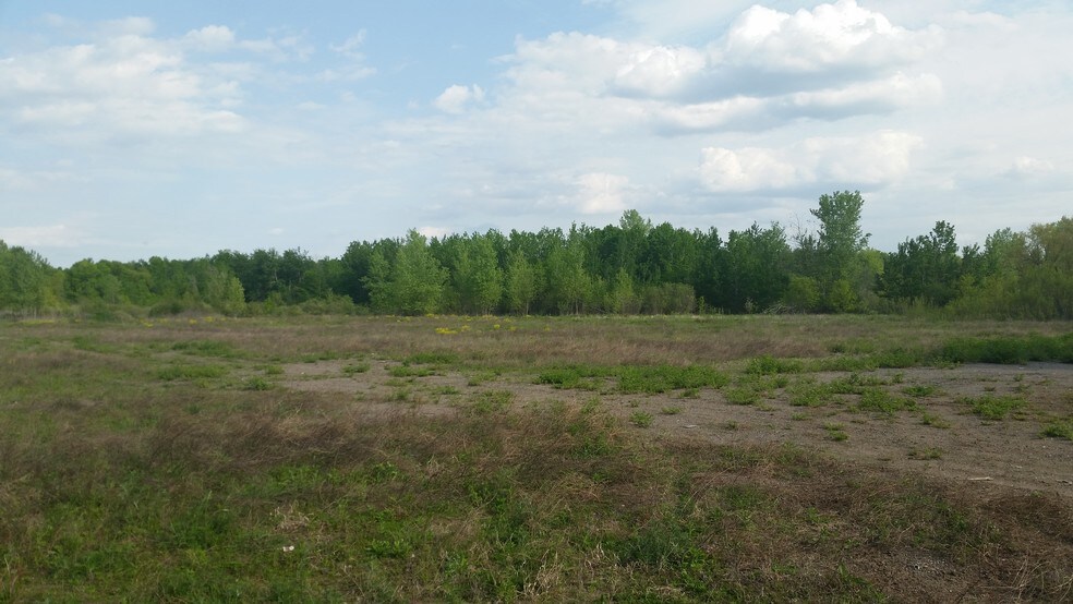 16673 Forest Blvd, Hugo, MN à vendre - Photo de l’immeuble – Image 3 sur 6