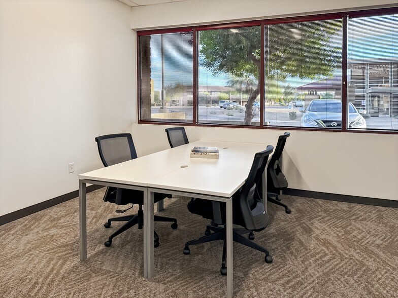 1904 W Parkside Ln, Phoenix, AZ à louer - Photo de l’immeuble – Image 2 sur 13
