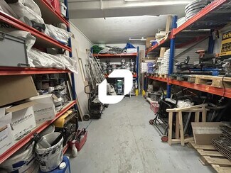 Plus de détails pour Bureau, Local d'activités à louer